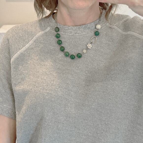 NECKLACE Hand Crafted in Antique Gold & Green - Picture 5 of 8